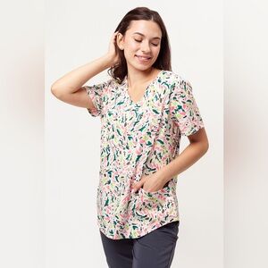 Cherokee Women’s Uniform V Neck Print Scrub Top Short Sleeve 2-Pocket. NWT